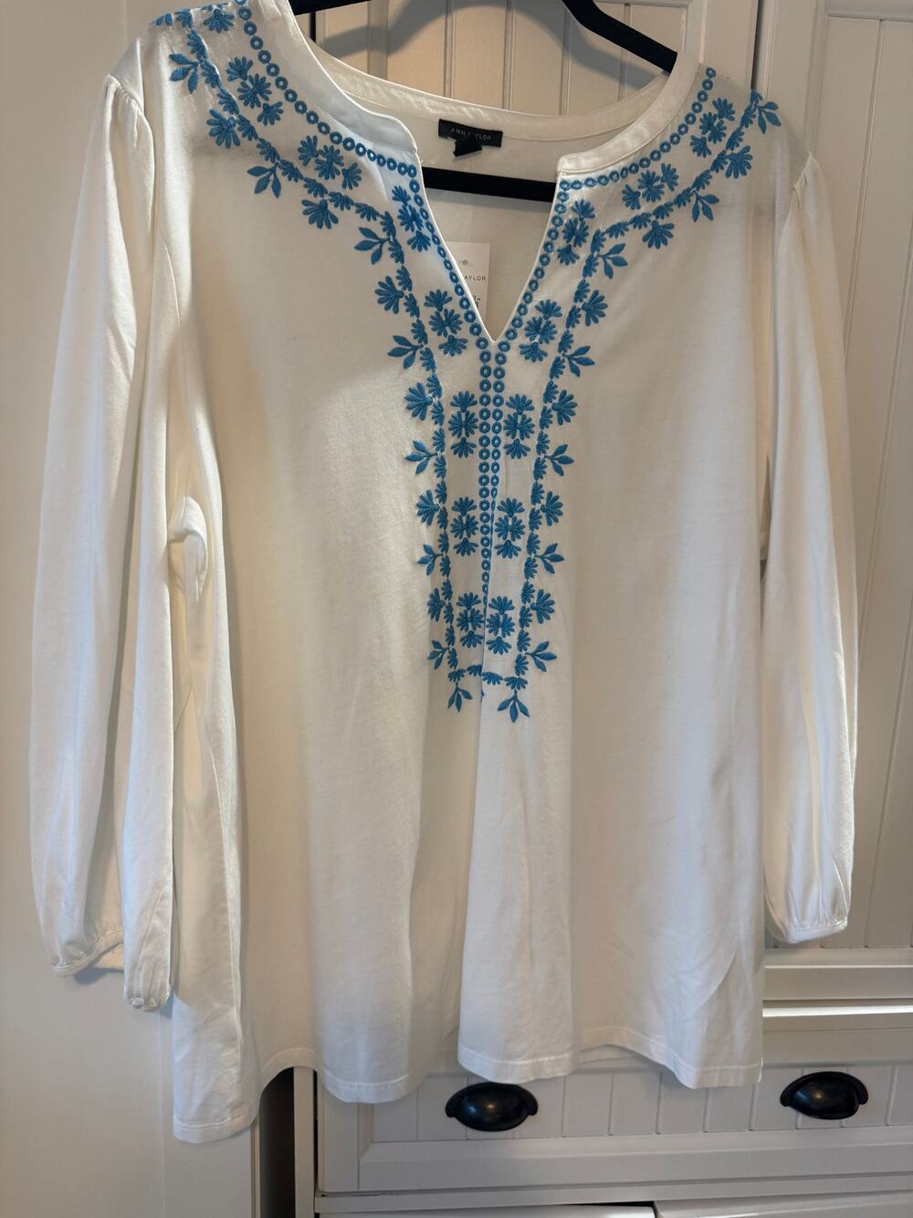 Ann Taylor White Peasant Tunic with Blue Embroidered detail XL NWT